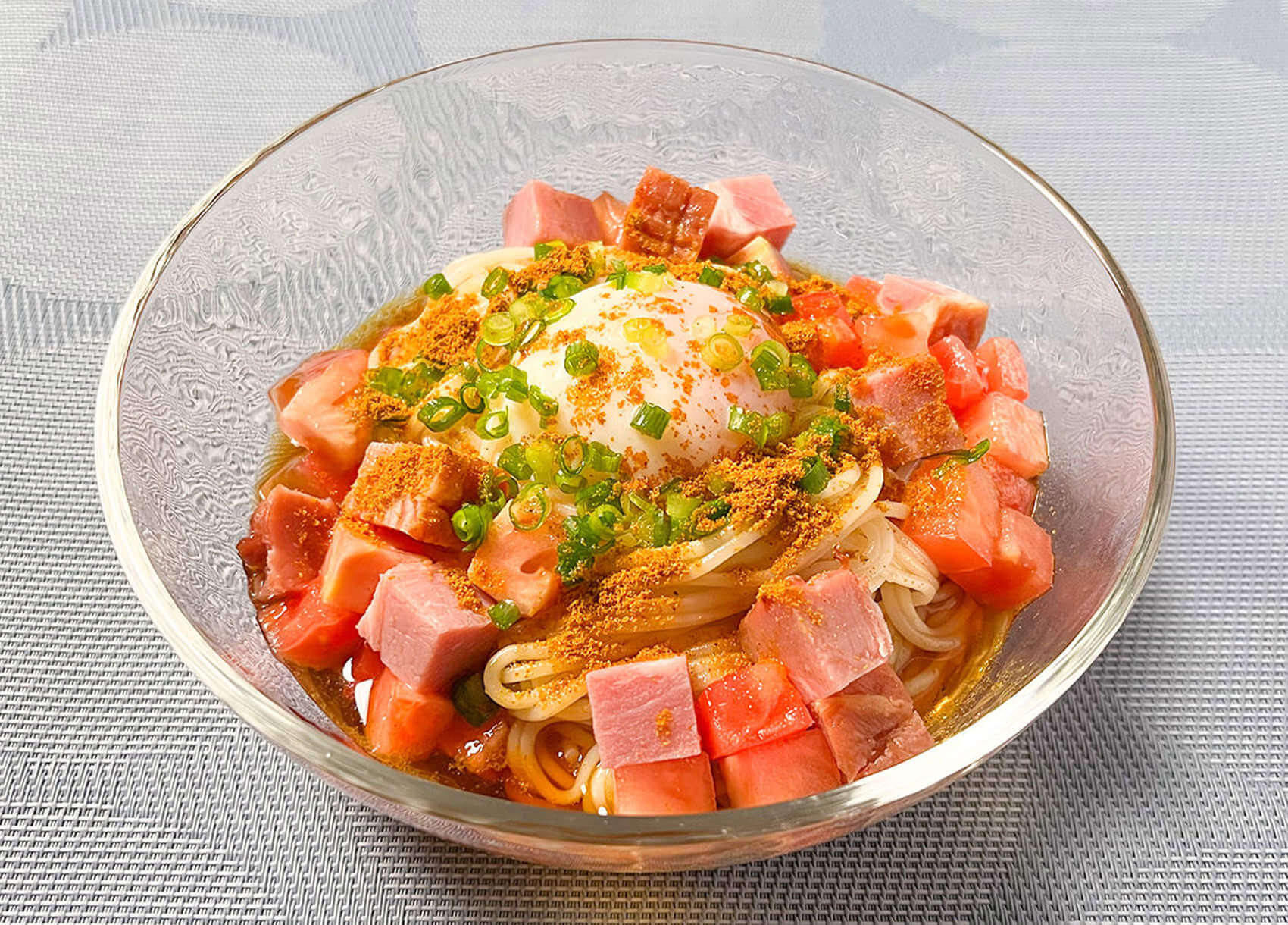 スパイシーCURRY素麺~ゴロゴロ焼豚とトマトトッピング~