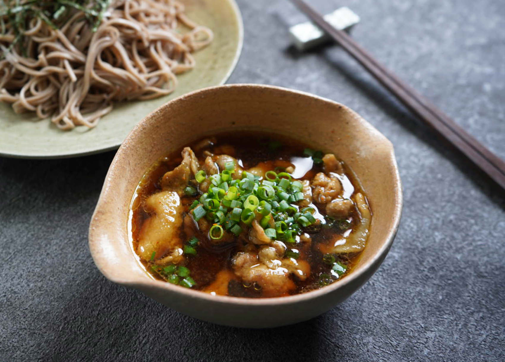 『肉カレーつけ蕎麦』めちゃうま簡単♡すぐ完成!