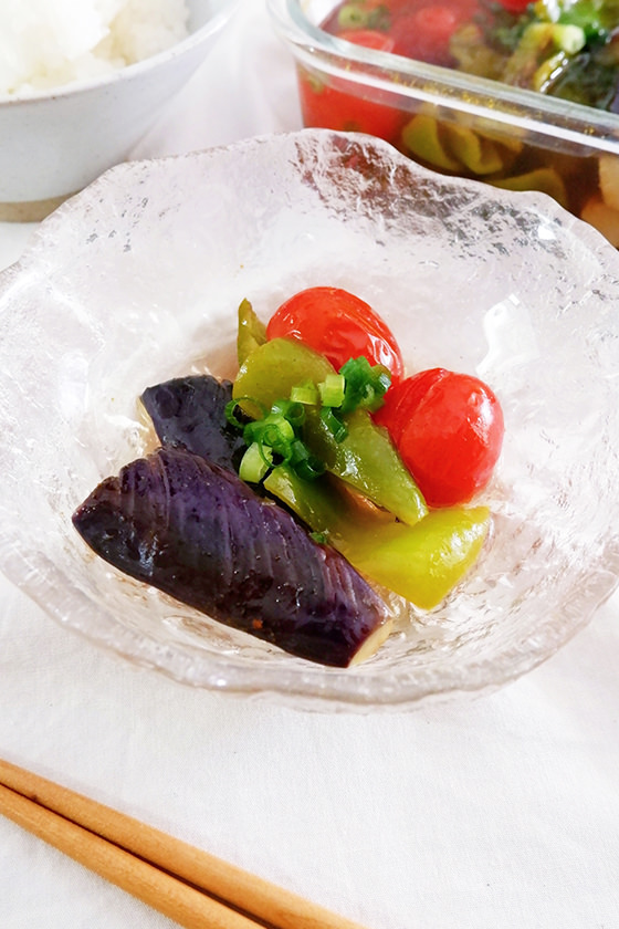 夏バテでもちゅるんと野菜食べられる！スパイス煮浸し