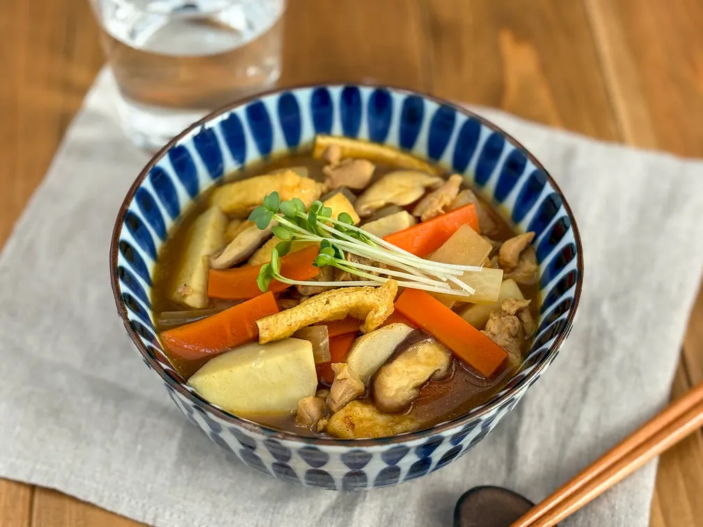 いりこだし香る和風カレーしっぽくうどんのイメージ