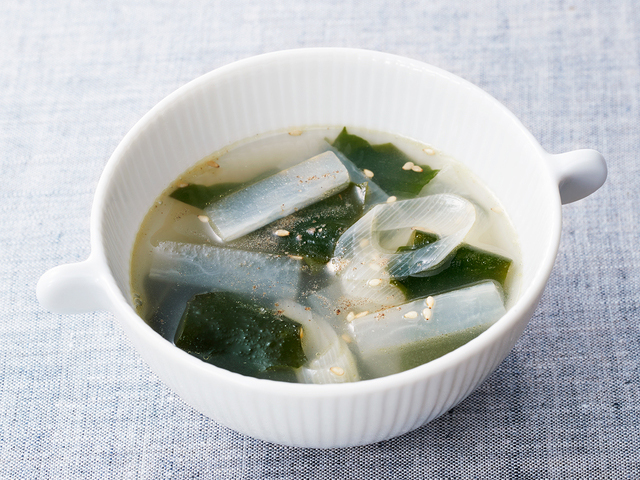 大根とわかめの中華風スープ