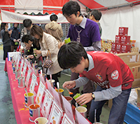 昨年のカレー粉づくり体験の様子