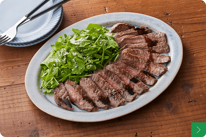 牛肉のタリアータ　ハーブサラダ仕立て