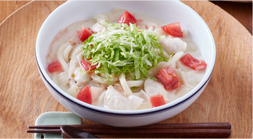 シャキシャキ野菜が美味しい！クリームソースサラダうどん