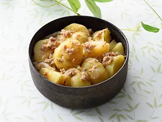 オイスターソースで味付け！新じゃがとひき肉の肉じゃが