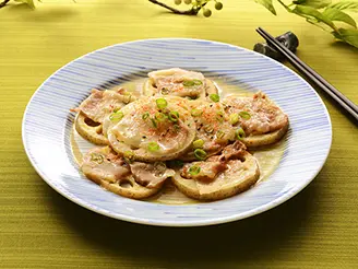 皮付きれんこんと豚バラ肉の蒸し煮