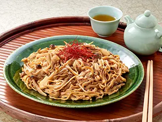 豆腐干のきのこと鶏肉のオイスターソース炒め