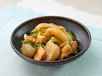 油揚げとカブの煮物