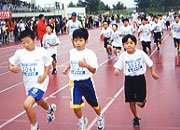 6年男子の竹之内くんのラストは切れ味抜群！往年の瀬古選手を思い出しました。