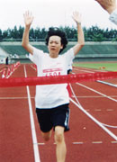 6年女子は福永さんが11分29秒の好タイムで独走Ｖ。