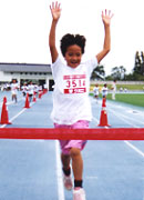 3年女子は飛田さんが8分19秒の好タイムで3連覇。