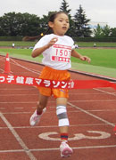 1年女子は山内さんが6分14秒で独走Ｖ。昨年度ランク1位のタイムを6秒も上回った。