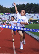 3年男子は藤原くんが佐々木くんの猛追を振り切って優勝。ガッツポーズもばっちりきまったね！