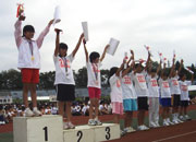 4年女子表彰。もっともレベルの高いレースだった。来年も名勝負を期待しています。