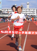 3年女子は森田さんと江藤さんのラスト勝負となった。僅差で森田さんが制した。共に8分07秒（昨年度ランク20位）の好タイムだった。