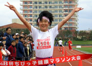 6年女子は知花さんが11分08秒（昨年度ランク19位）の好タイムで独走の2連覇。