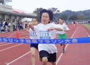 2年男子は僅差の接戦を佐生くんが制した。