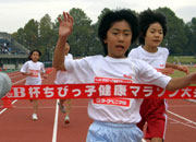 4年女子は僅差の大接戦を斎藤さんが、7分44秒（昨年度17位）の好タイムで制した。