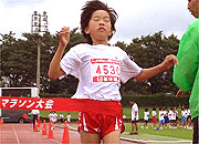 4年女子は福山さんが7分34秒で独走Ⅴ。