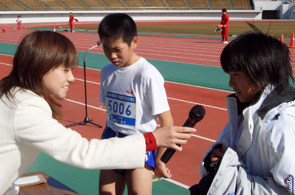 5年男女優勝インタビュー。男子は江濱くんが接戦から抜け出し圧勝。女子は土壁さんが一人旅の独走で制した。