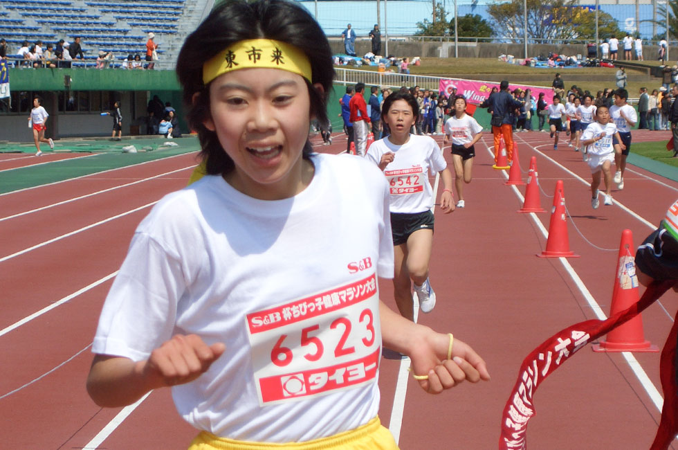 6年女子は西村さんが混戦を抜け出し、6連覇の偉業を達成！パチパチ！