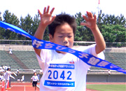 2年男子浜本くんが6分01秒の好タイムで2連覇。