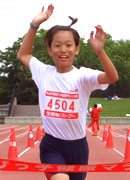 4年女子は安藤さんが4連覇。7分39秒（昨年度ランク18位）の好タイムでフィニッシュ！