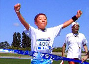 6年男子は川﨑くんが4連覇。ただ一人10分台での圧勝だった。