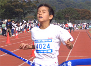 4年男子は小澤くんが7分14秒（昨年度ランク10位）の好タイムで圧勝。