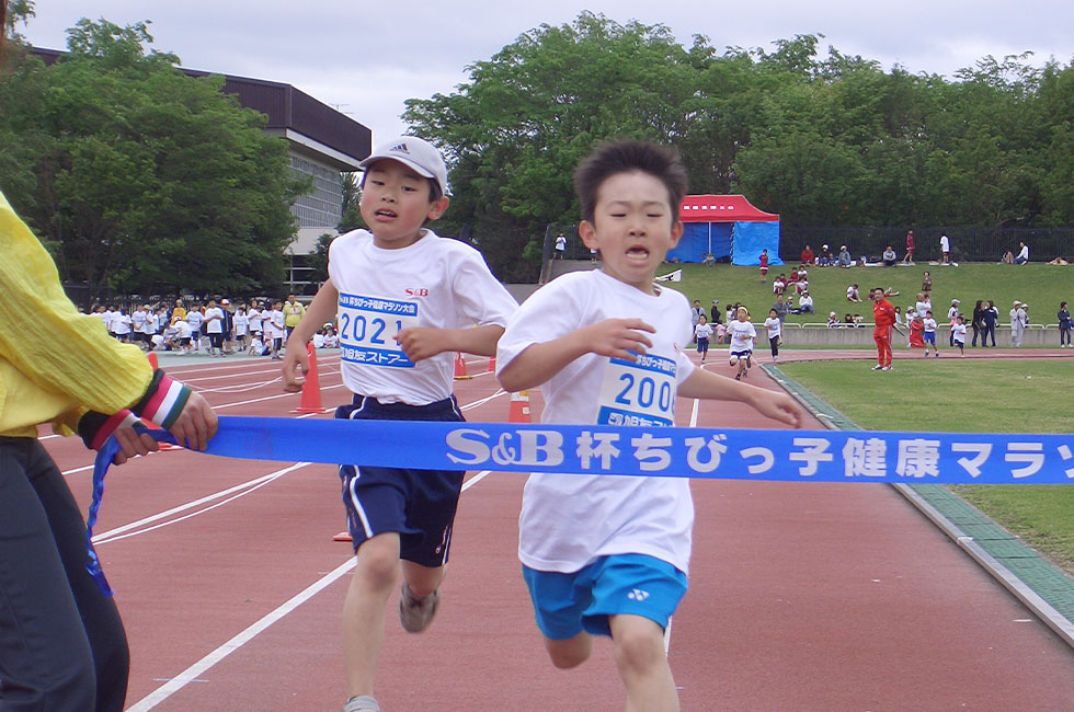 2年男子は蝦夷森くんが接戦を制し連覇。