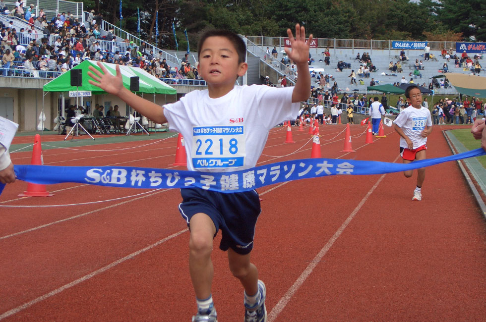2年男子は高橋くんが5分49秒の好タイムで2連覇。