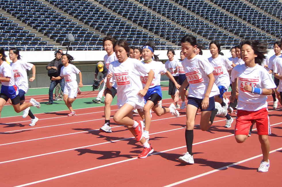 6年女子スタート。リラックスして行こう！