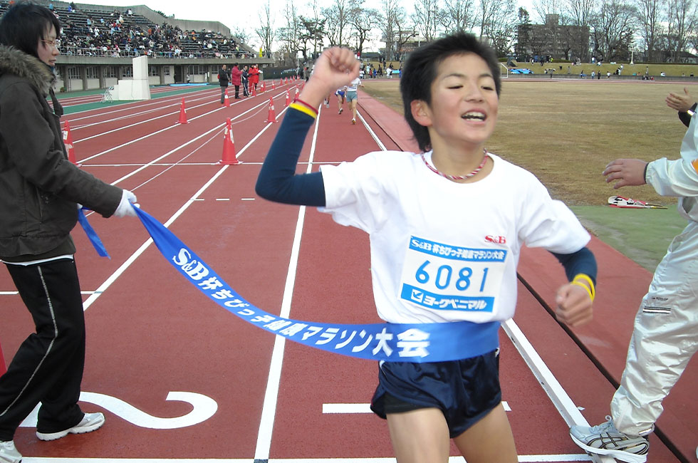 ハイレベルだった6年男子は溝井くんが一人抜け出し圧勝。10分41秒の好タイムだった。