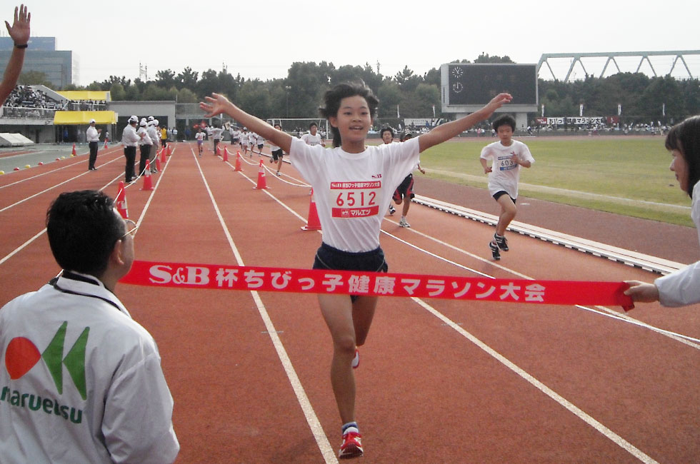 6年女子は市川さんが連覇。