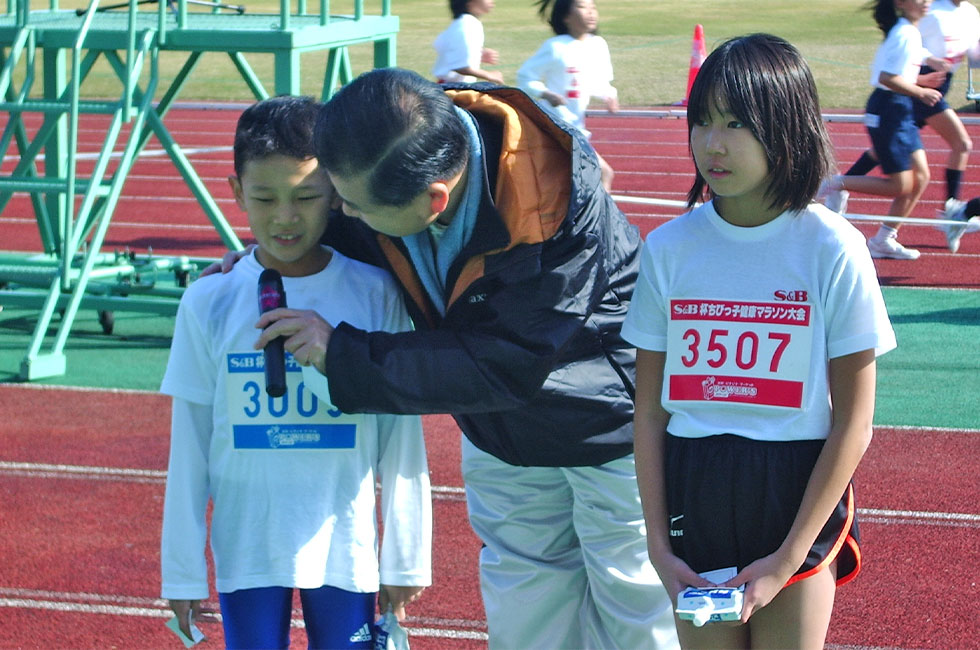 3年男女優勝者男子長谷部くん、女子酒井さん。