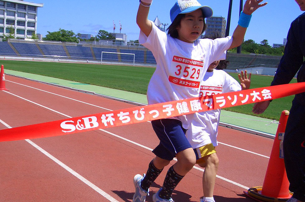 3年女子は伏見さんと竹内さんの接戦に。僅差で伏見さんに軍配。