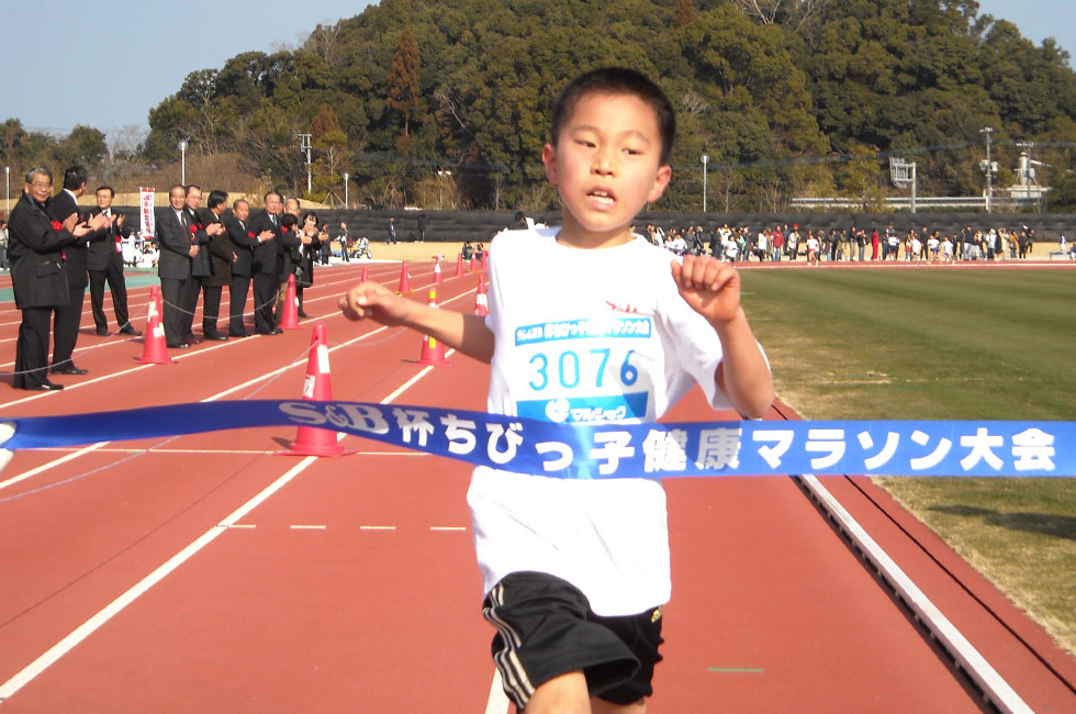 3年男子は乙守くんが独走で3連覇。