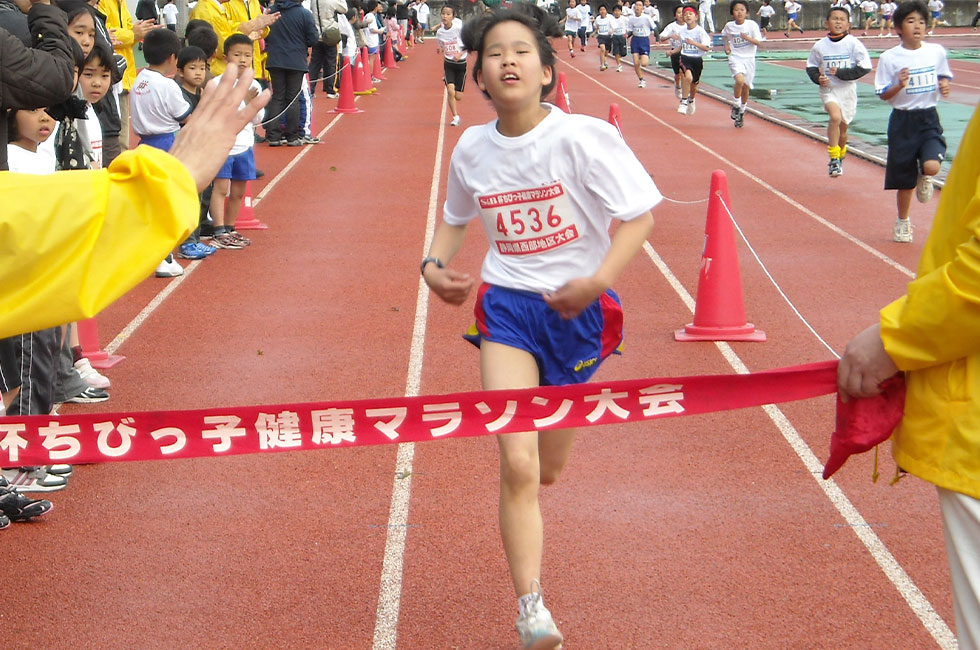4年女子は瀧本さんが3連覇。