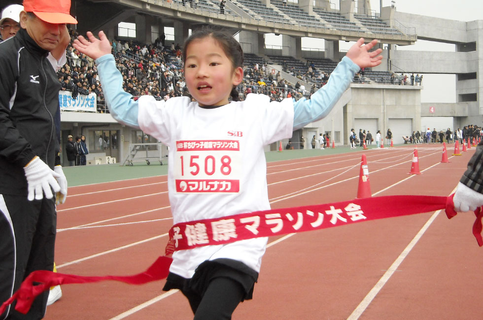 1年女子は森本さんが全国トップ10に入る6分21秒の好タイムをマーク。