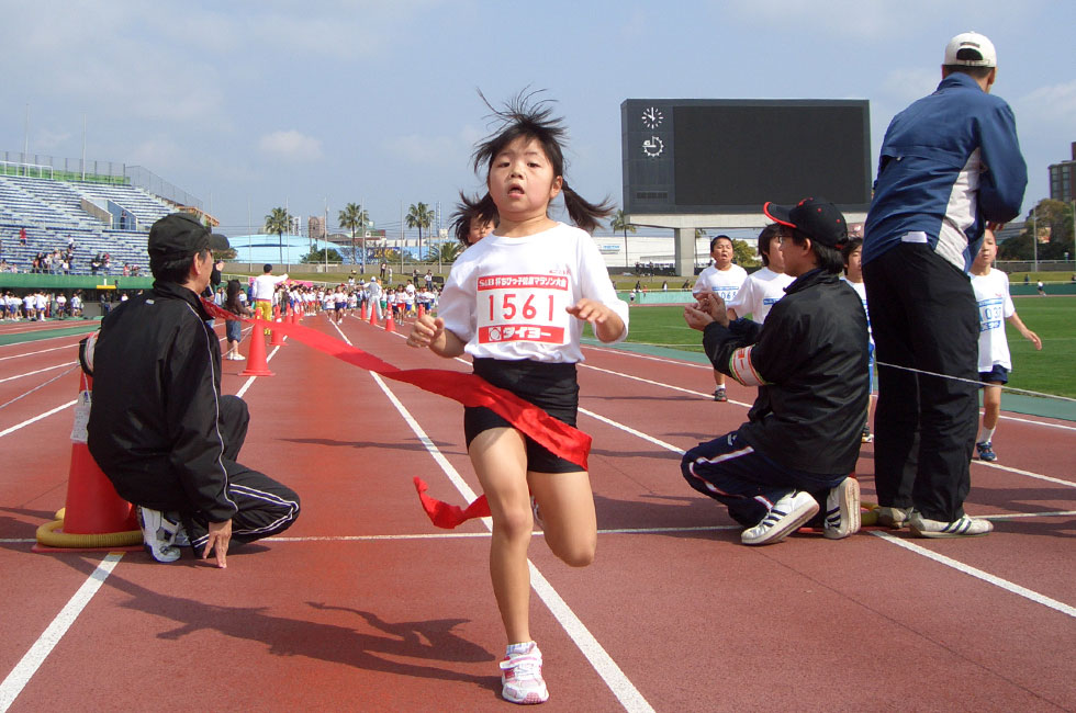 1年女子は松元さんが川島さんとの接戦を制した。