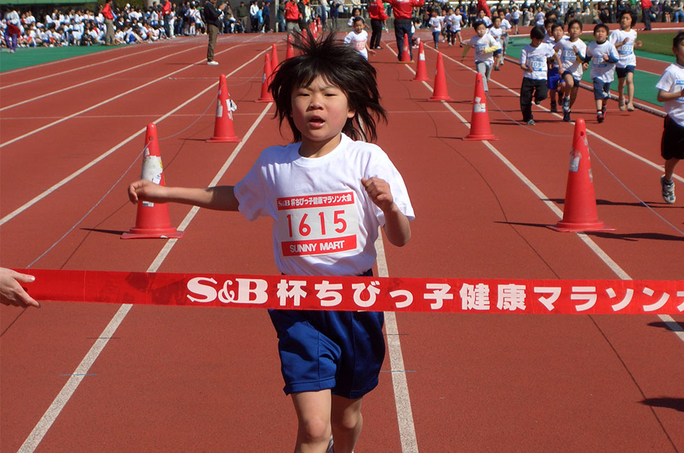 1年女子は松下さんが6分35秒の好タイムをマーク。