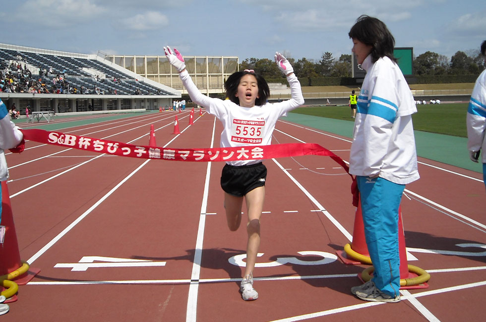 5年女子は大森さんが独走で2連覇。11分07秒の快走を披露。