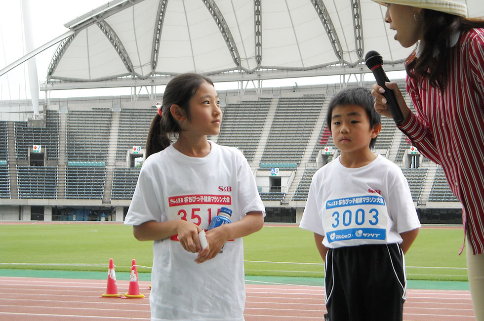 3年男女優勝インタビュー。男子は志垣くんで2連覇。女子は西山さんで3連覇。