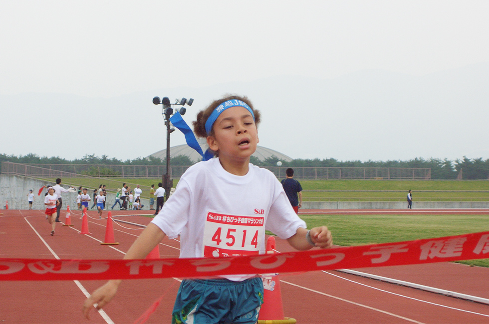 4年女子は田中さんが7分12秒の素晴らしい走りで2連覇。