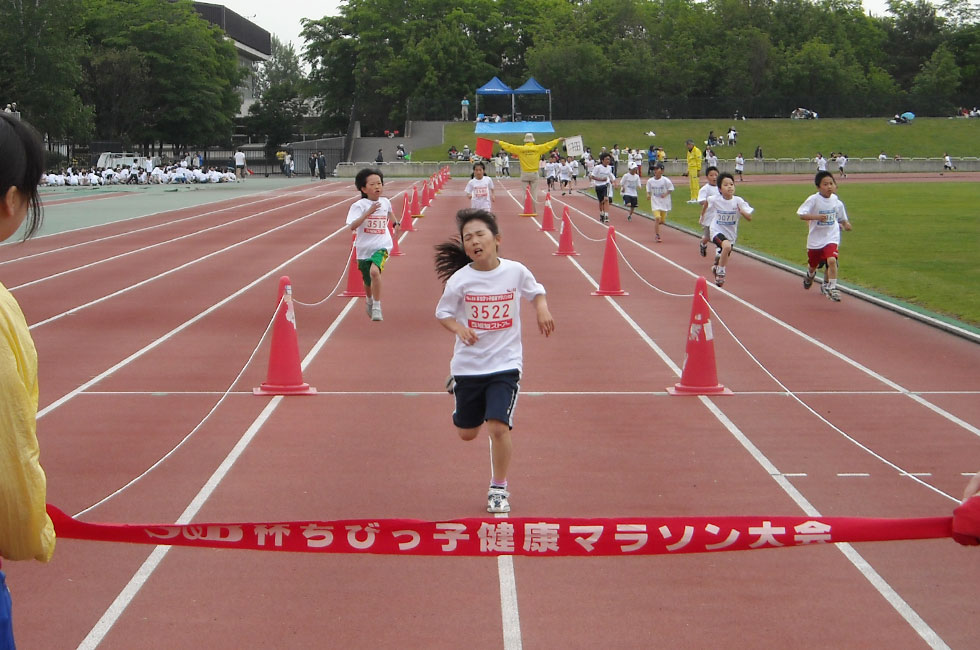 ハイレベルだった3年女子は髙瀬さんが8分14秒の好タイムで制した。