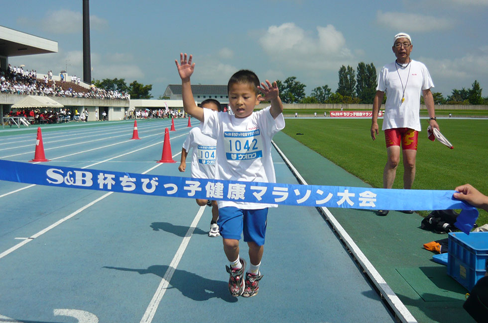 1年男子は榎本くんが猿子くんとの接戦を制した。