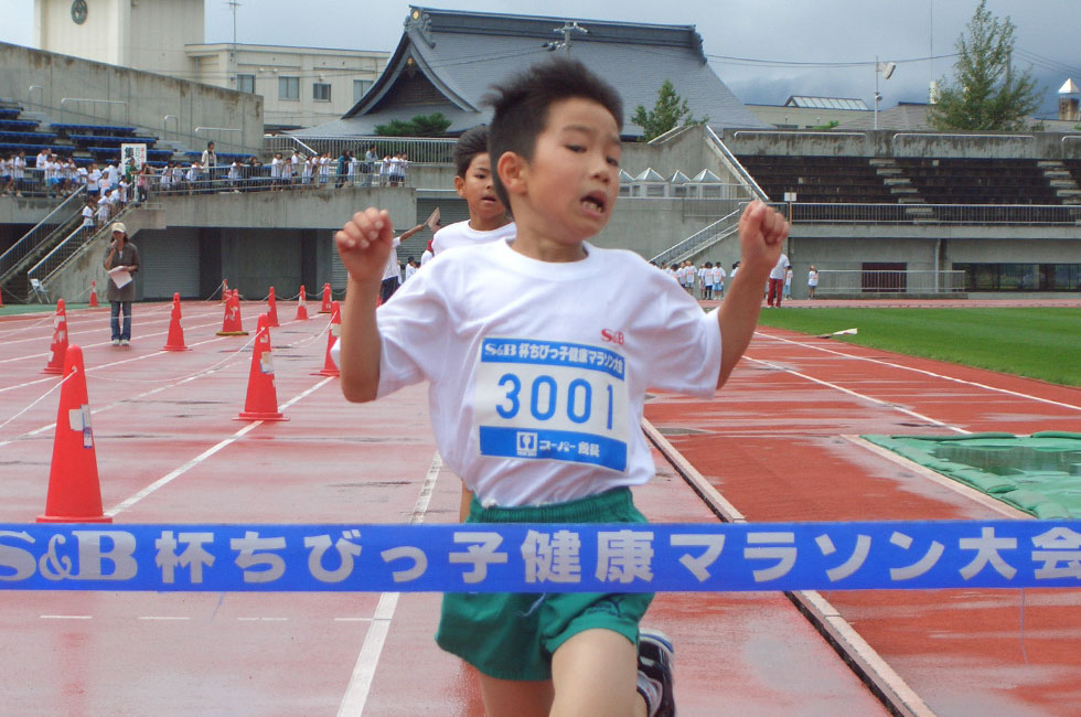 3年男子は成田くんが福士くんの追撃を振り切り3連覇。