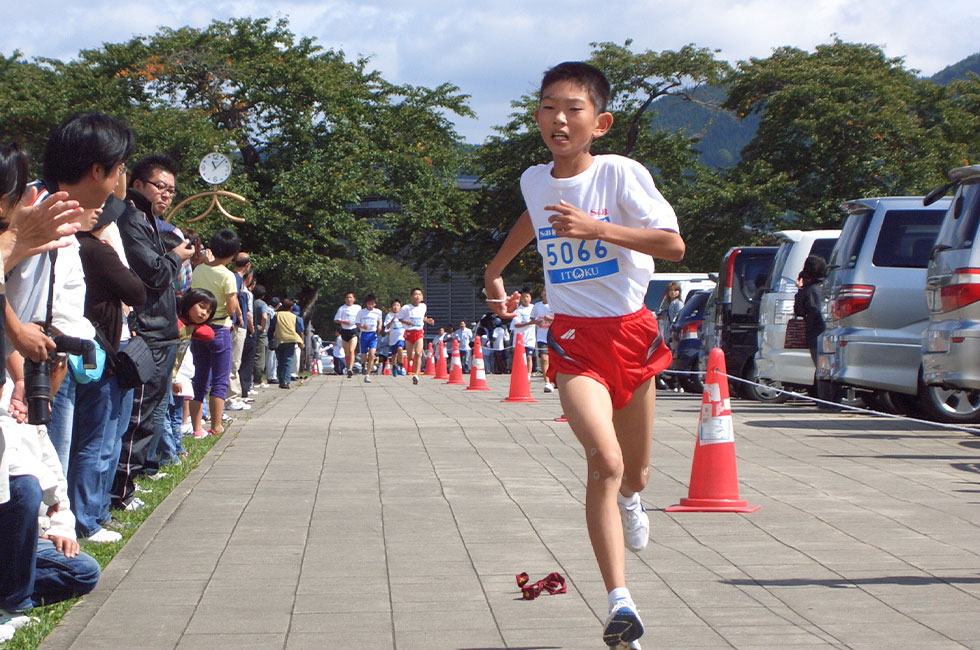 5年男子は夏堀くんが11分03秒の好タイムで独走Ⅴ。