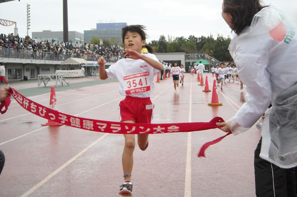 3年女子は大澤さんがハイレベルな接戦を8分02秒の好タイムで制した。