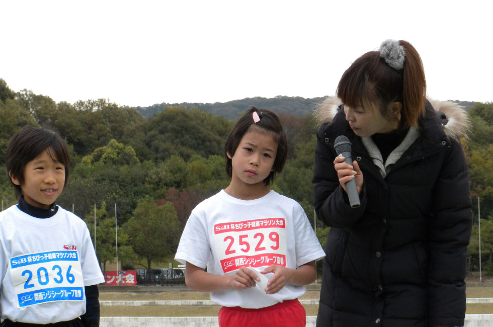 2年男女優勝インタビュー。男子は諸冨くん、女子は一ノ橋さん。二人とも2連覇達。